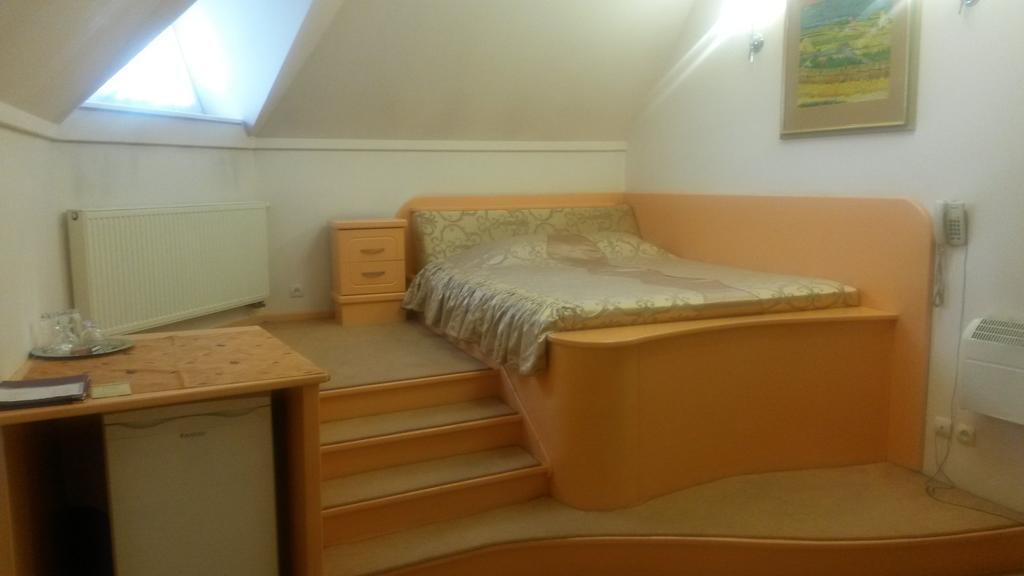 Marlen Hotel Rivne Zewnętrze zdjęcie